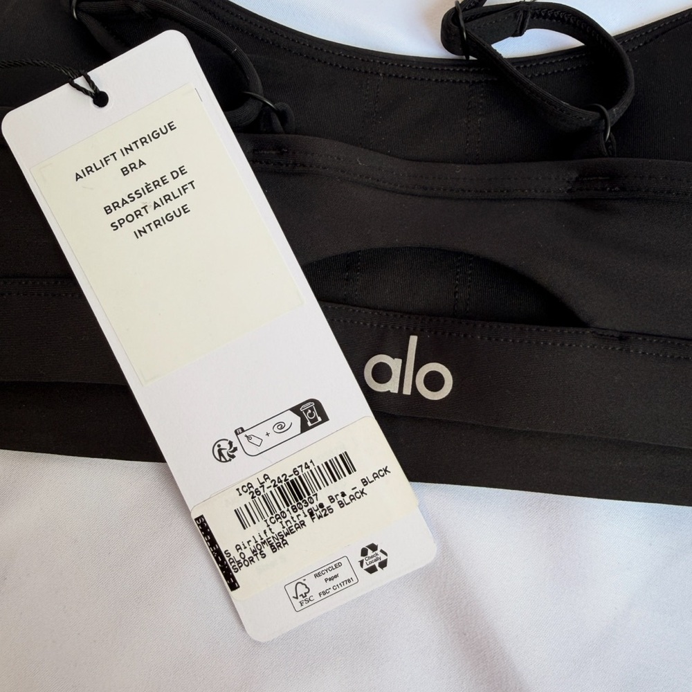 Alo Yoga Airlift Intrigue Bra – Black (multiple sizes) – NEW WITH TAGS - Picture 4 of 6